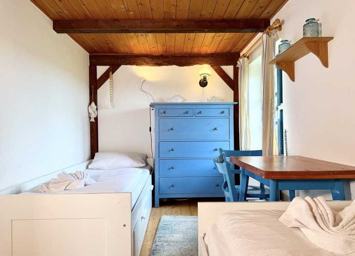 REETDACHKATE HILLGROVEN