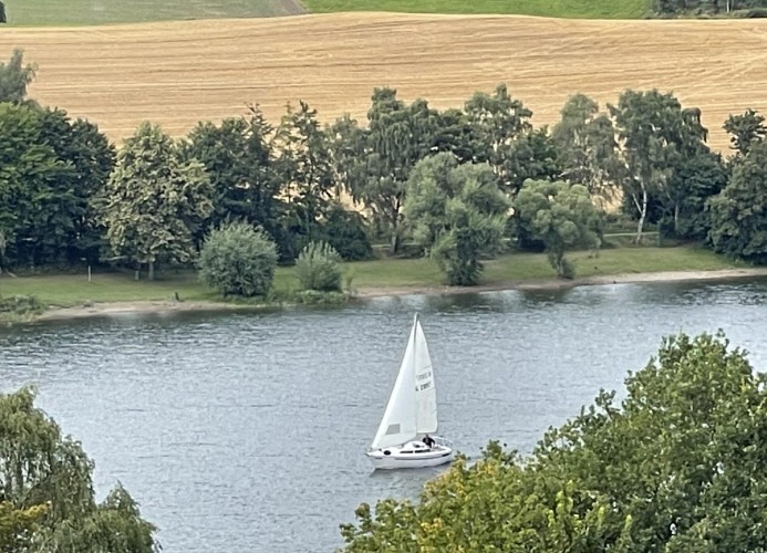 SONNENWEG 8