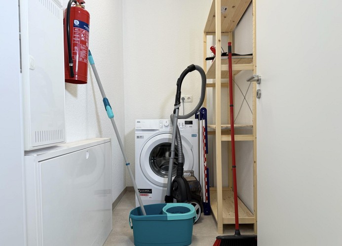 SEESTRASSE 39/1 - LEE