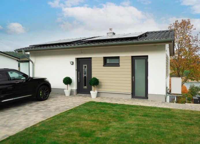 SONNENWEG 4