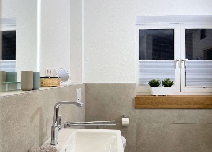 SEESTRASSE 39/1 - LEE